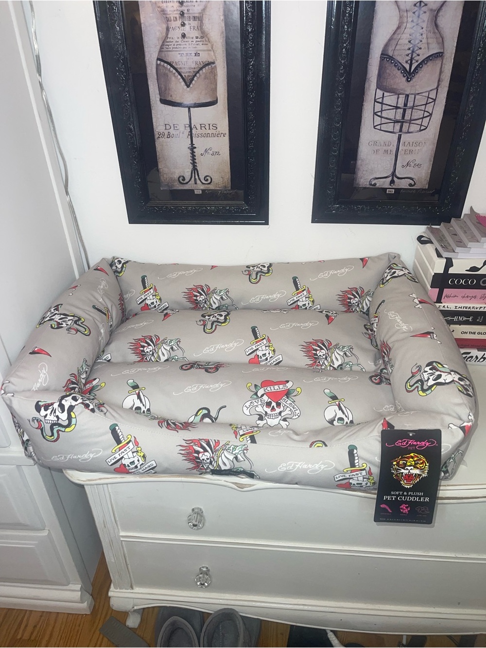 NWT Ed Hardy Gray Tattoo Skull Print Pet Cuddler Bed